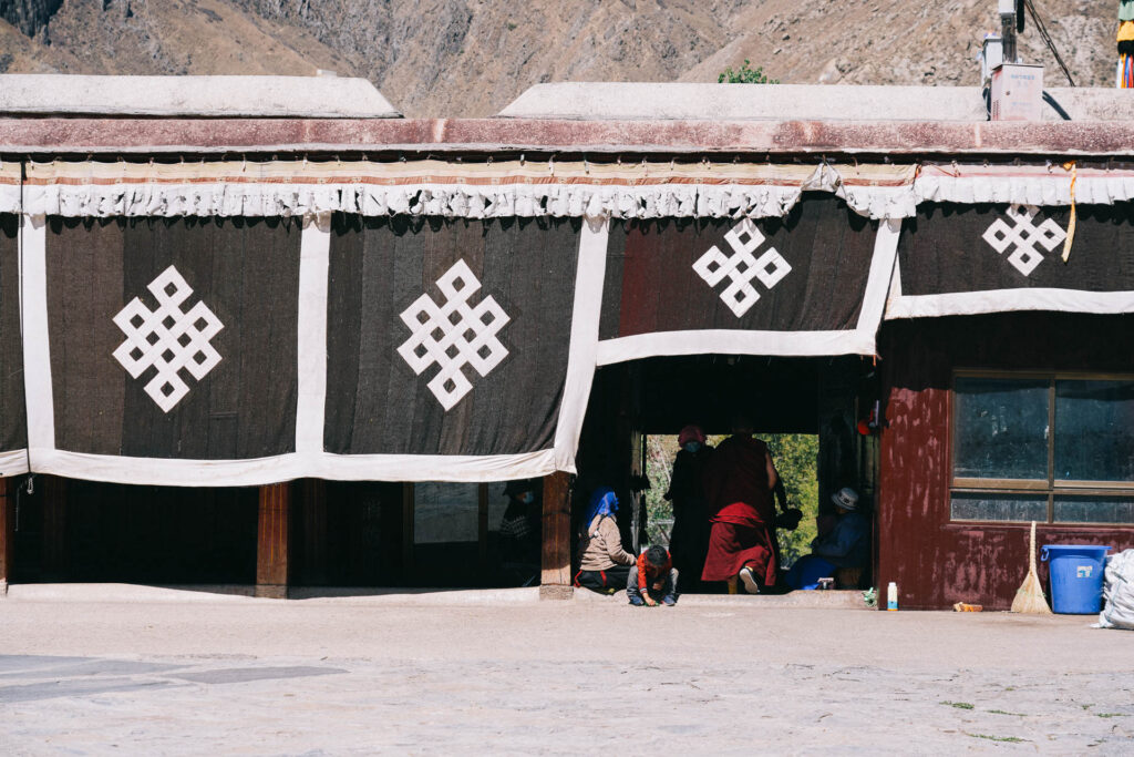 Documentary photography in Tibet landscapes