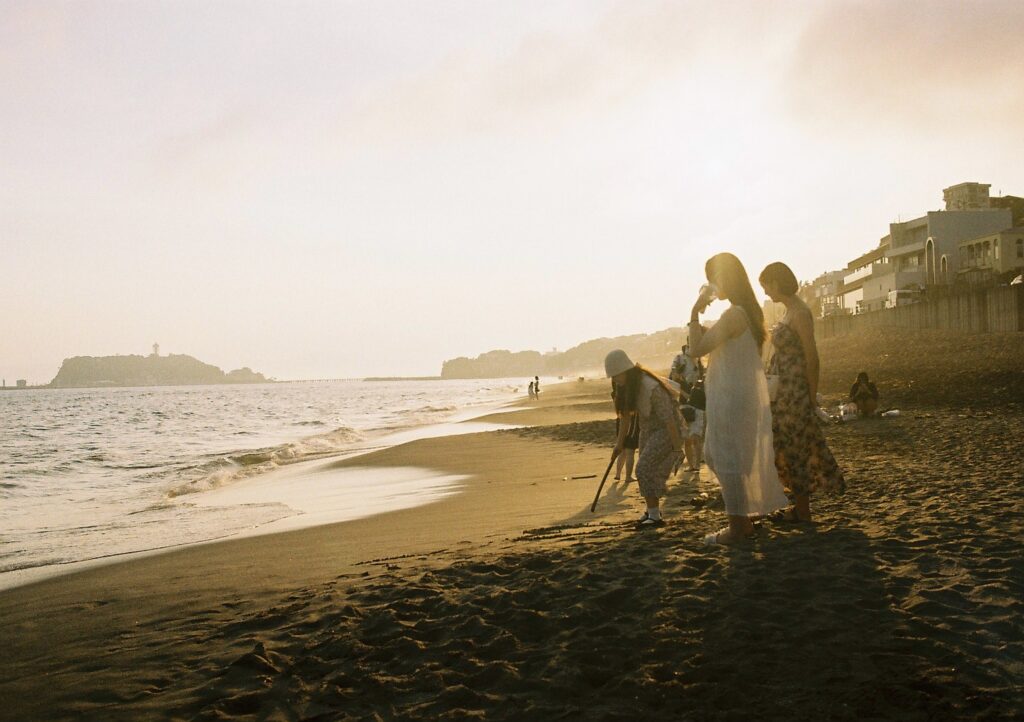Documentary photography of street scenes in Japan on film